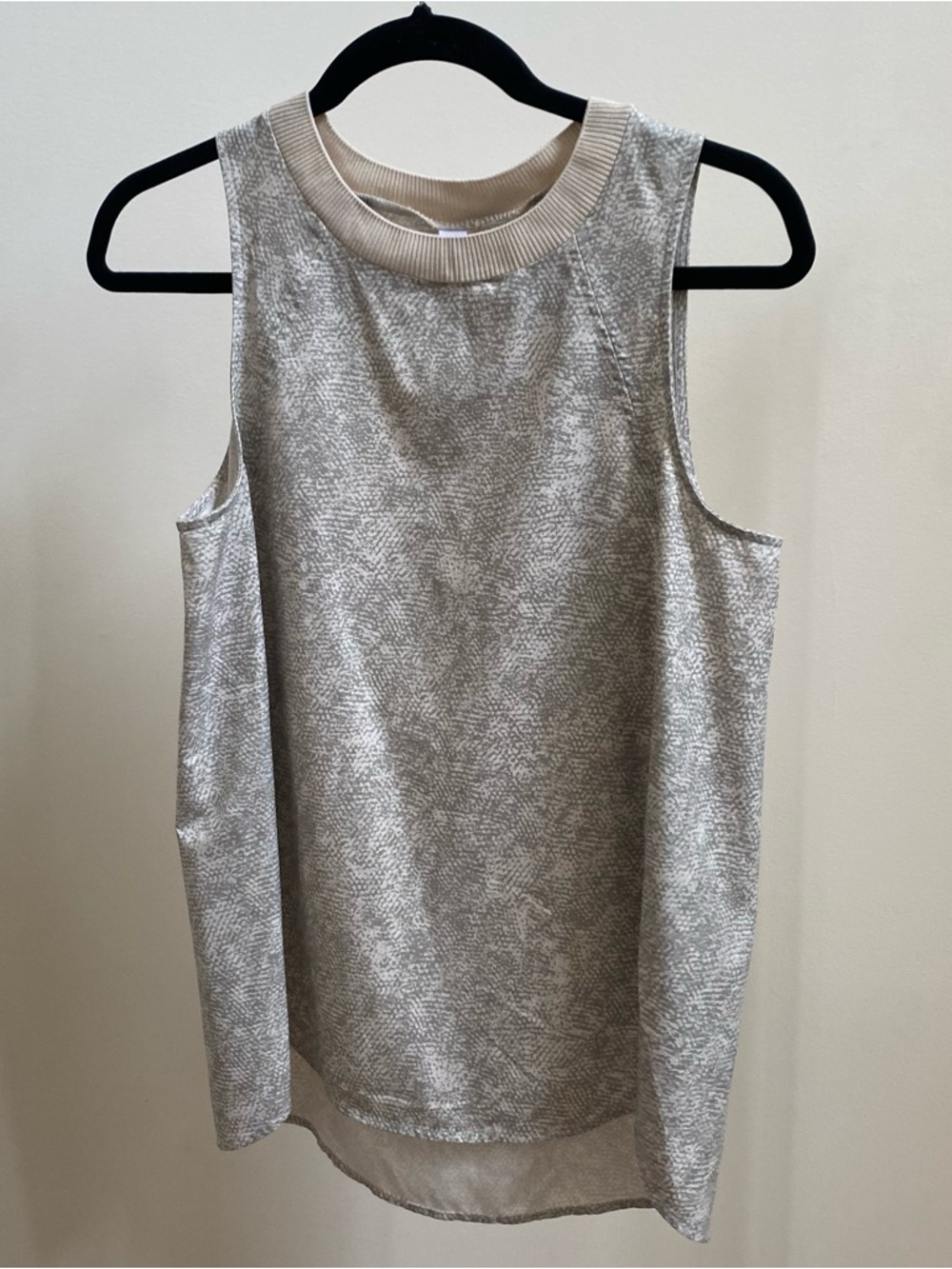 NWOT Athleta Zephyr Reptile Snake Print Stretch tank top Sz S